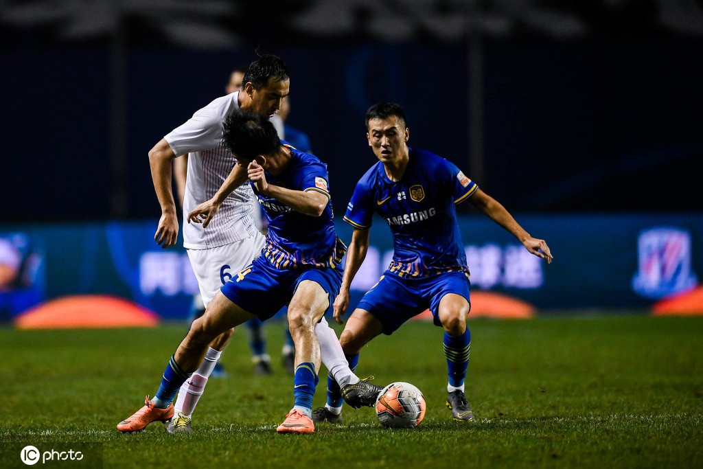 包含冰球友谊赛掀起高潮，江汉白虎队强势横扫渝州天狼队，老将里程碑之夜——边后卫成为亮点的词条