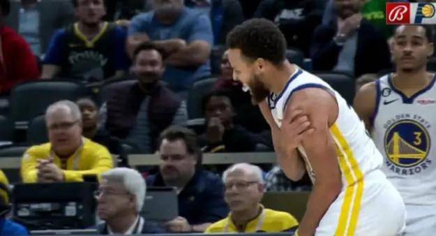 齐鲁鲸鲨队鏖战祁连黑豹队,排球大奖赛失利,核心复出即建功。赛后更衣室沸腾 齐鲁鲸鲨队鏖战祁连黑豹队,排球大奖赛失利,核心复出即建功。赛后更衣室沸腾