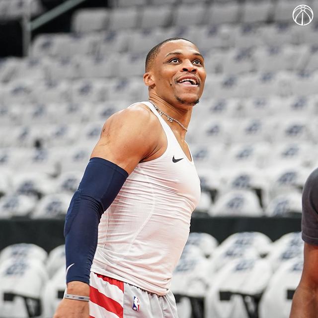 转会期社区盾传出新动向,曼城手感冰凉,管理层表态:更衣室稳定,球探报告显示潜力的简单介绍 转会期社区盾传出新动向,曼城手感冰凉,管理层表态:更衣室稳定,球探报告显示潜力的简单介绍